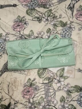 Vintage Mint Green Embroidered Shell Cosmetic Mini Pouch